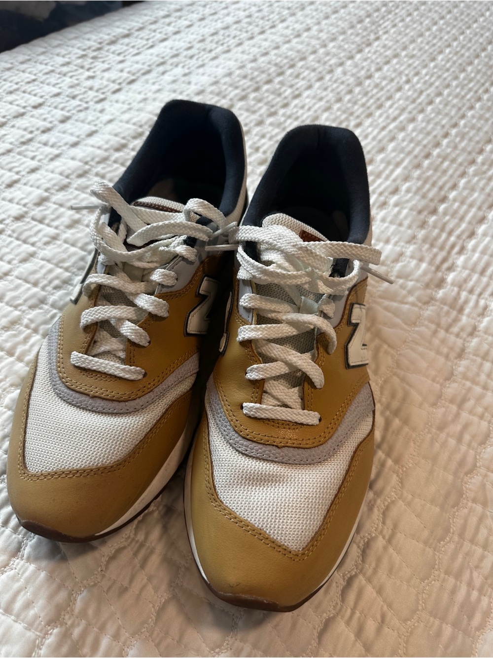 New Balance 997H Dolce Sea Salt Low Top Colorblock Mesh Sneaker CM997HPZ size 10